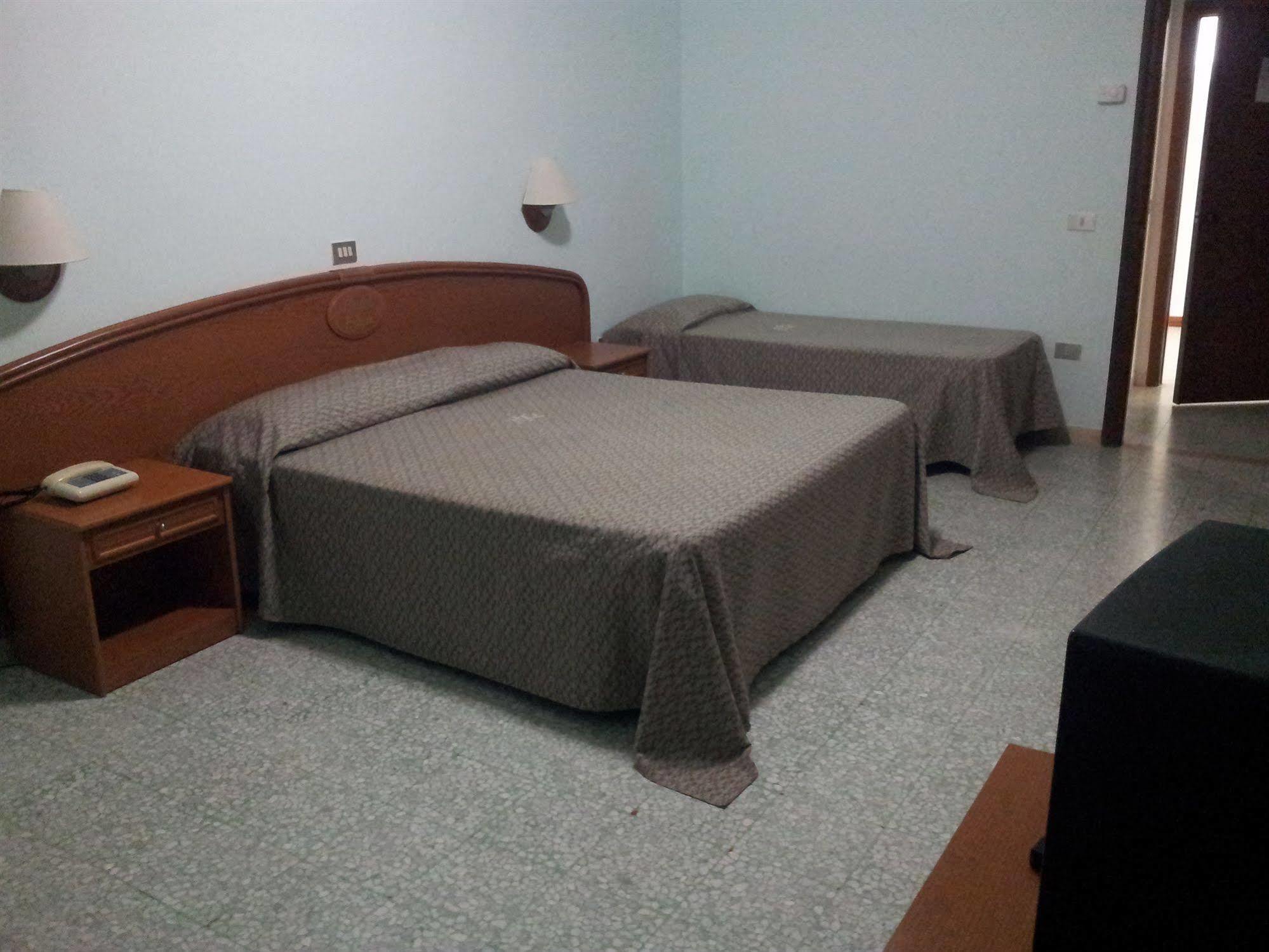 Hotel Eden Сан Домино Екстериор снимка